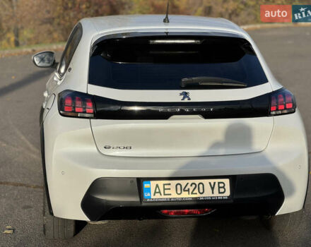 Белый Пежо 208, объемом двигателя 0 л и пробегом 95 тыс. км за 14200 $, фото 10 на Automoto.ua