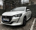 Белый Пежо 208, объемом двигателя 1.2 л и пробегом 20 тыс. км за 17500 $, фото 1 на Automoto.ua