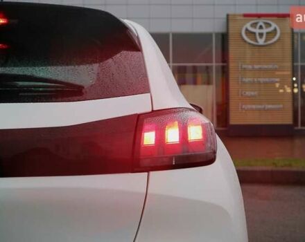 Белый Пежо 208, объемом двигателя 1.2 л и пробегом 53 тыс. км за 16299 $, фото 26 на Automoto.ua