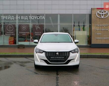 Белый Пежо 208, объемом двигателя 1.2 л и пробегом 53 тыс. км за 16299 $, фото 4 на Automoto.ua