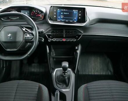 Белый Пежо 208, объемом двигателя 1.2 л и пробегом 53 тыс. км за 16299 $, фото 7 на Automoto.ua