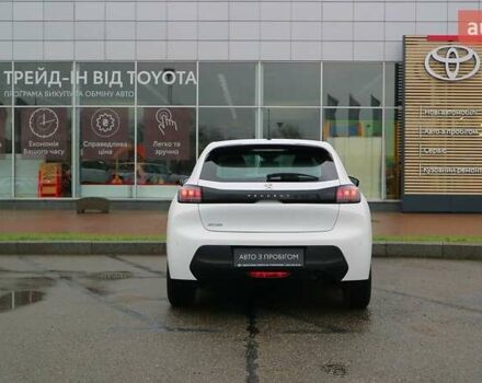 Белый Пежо 208, объемом двигателя 1.2 л и пробегом 53 тыс. км за 16299 $, фото 3 на Automoto.ua