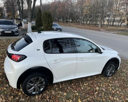 Белый Пежо 208, объемом двигателя 0 л и пробегом 25 тыс. км за 14250 $, фото 2 на Automoto.ua
