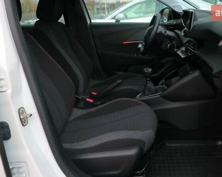 Белый Пежо 208, объемом двигателя 1.2 л и пробегом 53 тыс. км за 16299 $, фото 5 на Automoto.ua