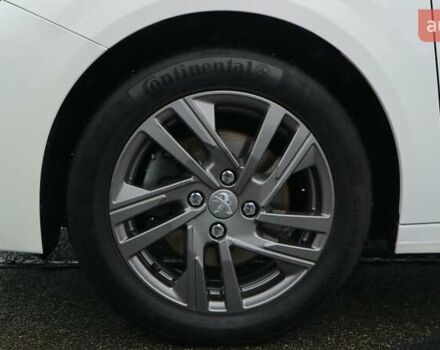 Белый Пежо 208, объемом двигателя 1.2 л и пробегом 53 тыс. км за 16299 $, фото 10 на Automoto.ua