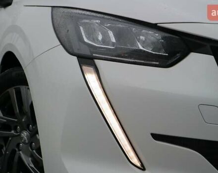Белый Пежо 208, объемом двигателя 1.2 л и пробегом 53 тыс. км за 16299 $, фото 25 на Automoto.ua