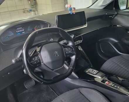 Білий Пежо 208, об'ємом двигуна 0 л та пробігом 89 тис. км за 14000 $, фото 6 на Automoto.ua