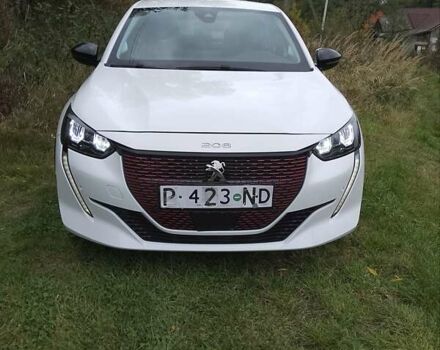 Белый Пежо 208, объемом двигателя 0 л и пробегом 67 тыс. км за 14390 $, фото 6 на Automoto.ua