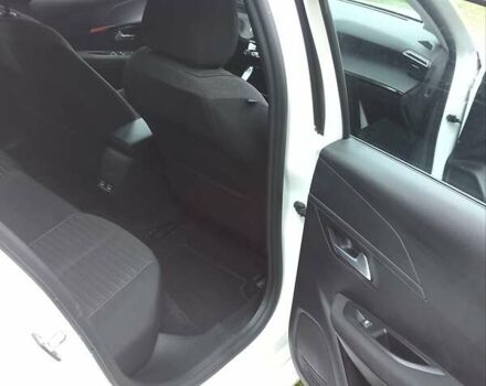 Белый Пежо 208, объемом двигателя 0 л и пробегом 67 тыс. км за 14390 $, фото 9 на Automoto.ua