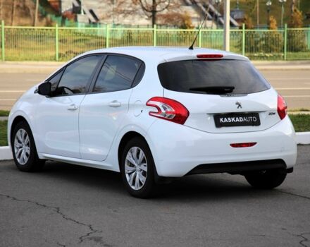 Белый Пежо 208, объемом двигателя 1.2 л и пробегом 93 тыс. км за 7800 $, фото 3 на Automoto.ua