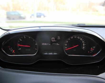 Белый Пежо 208, объемом двигателя 1.2 л и пробегом 93 тыс. км за 7800 $, фото 22 на Automoto.ua