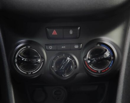 Белый Пежо 208, объемом двигателя 1.2 л и пробегом 93 тыс. км за 7800 $, фото 17 на Automoto.ua