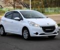 Белый Пежо 208, объемом двигателя 1.2 л и пробегом 93 тыс. км за 7800 $, фото 2 на Automoto.ua