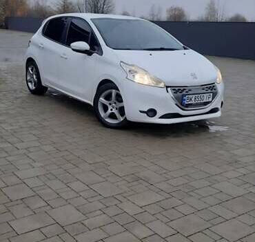 Білий Пежо 208, об'ємом двигуна 1.4 л та пробігом 259 тис. км за 7100 $, фото 1 на Automoto.ua