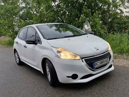 Пежо 208 2012 у Вышгороде на Automoto.ua Білий Пежо 208, об'ємом двигуна 1.4 л та пробігом 125 тис. км за 6200 $, фото 1 на Automoto.ua