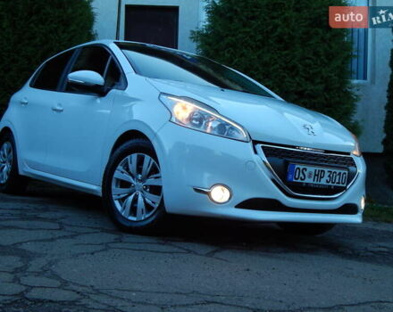 Пежо 208 2012 в Трускавце на Automoto.ua Белый Пежо 208, объемом двигателя 1.4 л и пробегом 160 тыс. км за 5890 $, фото 1 на Automoto.ua