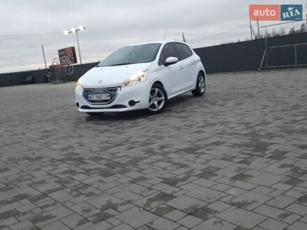 Белый Пежо 208, объемом двигателя 1.4 л и пробегом 263 тыс. км за 6800 $, фото 1 на Automoto.ua