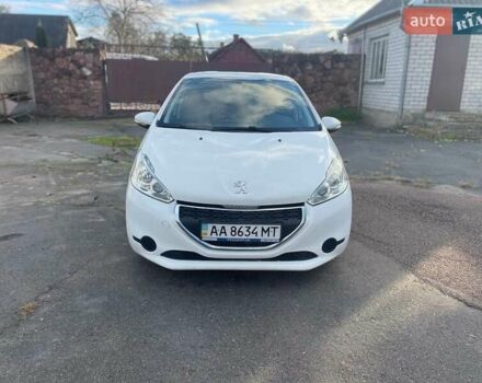 Пежо 208 2013 в Житомире на Automoto.ua Белый Пежо 208, объемом двигателя 1.57 л и пробегом 255 тыс. км за 5700 $, фото 1 на Automoto.ua