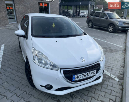 Білий Пежо 208, об'ємом двигуна 1 л та пробігом 68 тис. км за 5700 $, фото 1 на Automoto.ua
