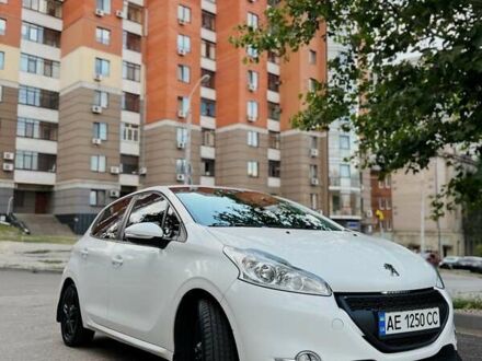 Белый Пежо 208, объемом двигателя 1.56 л и пробегом 175 тыс. км за 7900 $, фото 1 на Automoto.ua