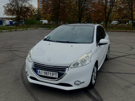 Пежо 208 2013 в Белой Церкве на Automoto.ua Белый Пежо 208, объемом двигателя 1.6 л и пробегом 77 тыс. км за 8800 $, фото 1 на Automoto.ua