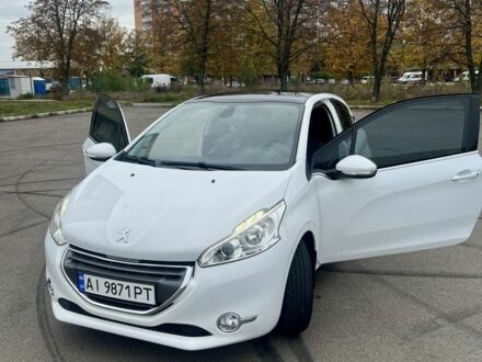 Пежо 208 2013 в Белой Церкве на Automoto.ua Белый Пежо 208, объемом двигателя 1.6 л и пробегом 77 тыс. км за 8800 $, фото 1 на Automoto.ua