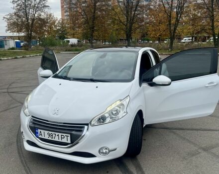 Белый Пежо 208, объемом двигателя 1.6 л и пробегом 77 тыс. км за 8800 $, фото 1 на Automoto.ua