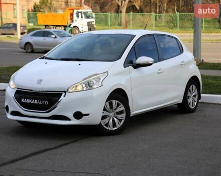 Белый Пежо 208, объемом двигателя 1.2 л и пробегом 93 тыс. км за 7800 $, фото 1 на Automoto.ua