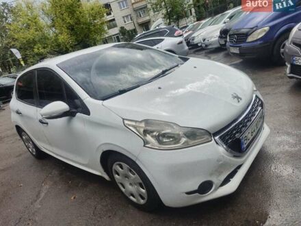 Білий Пежо 208, об'ємом двигуна 1.4 л та пробігом 320 тис. км за 4150 $, фото 1 на Automoto.ua