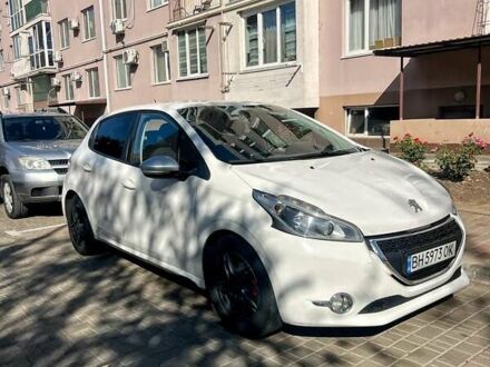 Білий Пежо 208, об'ємом двигуна 1.6 л та пробігом 195 тис. км за 5500 $, фото 1 на Automoto.ua