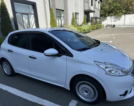 Белый Пежо 208, объемом двигателя 1 л и пробегом 56 тыс. км за 6400 $, фото 1 на Automoto.ua