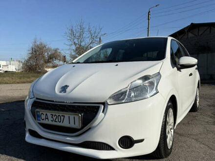 Белый Пежо 208, объемом двигателя 1 л и пробегом 109 тыс. км за 5400 $, фото 1 на Automoto.ua