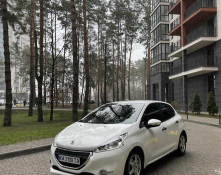 Белый Пежо 208, объемом двигателя 1.4 л и пробегом 164 тыс. км за 7600 $, фото 1 на Automoto.ua