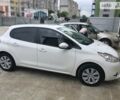 Білий Пежо 208, об'ємом двигуна 1.2 л та пробігом 85 тис. км за 10500 $, фото 1 на Automoto.ua