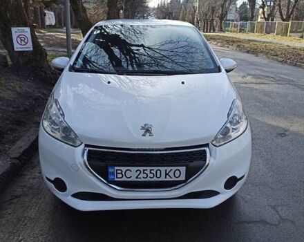 Белый Пежо 208, объемом двигателя 1.2 л и пробегом 128 тыс. км за 7999 $, фото 1 на Automoto.ua