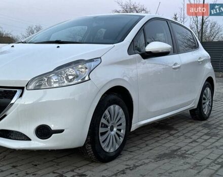 Белый Пежо 208, объемом двигателя 1.2 л и пробегом 90 тыс. км за 7600 $, фото 1 на Automoto.ua