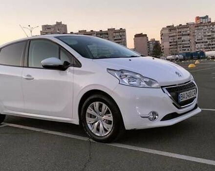 Белый Пежо 208, объемом двигателя 1.4 л и пробегом 199 тыс. км за 7600 $, фото 1 на Automoto.ua