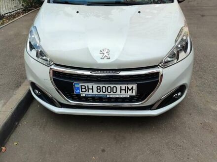 Пежо 208 2016 в Одессе на Automoto.ua Белый Пежо 208, объемом двигателя 1.2 л и пробегом 57 тыс. км за 8500 $, фото 1 на Automoto.ua