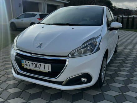 Белый Пежо 208, объемом двигателя 1.2 л и пробегом 102 тыс. км за 7200 $, фото 1 на Automoto.ua