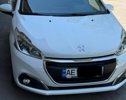 Білий Пежо 208, об'ємом двигуна 1.2 л та пробігом 60 тис. км за 9500 $, фото 1 на Automoto.ua