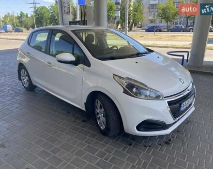 Білий Пежо 208, об'ємом двигуна 1.2 л та пробігом 76 тис. км за 8400 $, фото 1 на Automoto.ua