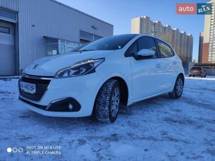 Пежо 208 2017 в Киеве на Automoto.ua Белый Пежо 208, объемом двигателя 1.2 л и пробегом 80 тыс. км за 8150 $, фото 1 на Automoto.ua