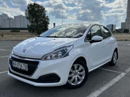 Белый Пежо 208, объемом двигателя 1.2 л и пробегом 106 тыс. км за 8900 $, фото 1 на Automoto.ua