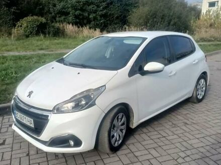 Пежо 208 2017 у Львові на Automoto.ua Білий Пежо 208, об'ємом двигуна 1.2 л та пробігом 75 тис. км за 7500 $, фото 1 на Automoto.ua