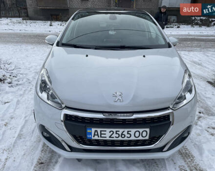 Белый Пежо 208, объемом двигателя 1.2 л и пробегом 62 тыс. км за 9100 $, фото 1 на Automoto.ua