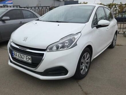 Белый Пежо 208, объемом двигателя 1.2 л и пробегом 115 тыс. км за 6999 $, фото 1 на Automoto.ua