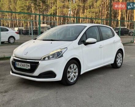 Белый Пежо 208, объемом двигателя 1.2 л и пробегом 161 тыс. км за 7000 $, фото 1 на Automoto.ua