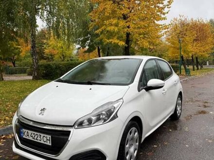 Белый Пежо 208, объемом двигателя 1.2 л и пробегом 178 тыс. км за 7000 $, фото 1 на Automoto.ua