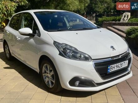 Пежо 208 2019 у Одесі на Automoto.ua Білий Пежо 208, об'ємом двигуна 1.1 л та пробігом 84 тис. км за 10499 $, фото 1 на Automoto.ua