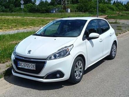 Пежо 208 2019 в Львове на Automoto.ua Белый Пежо 208, объемом двигателя 1.2 л и пробегом 61 тыс. км за 10800 $, фото 1 на Automoto.ua
